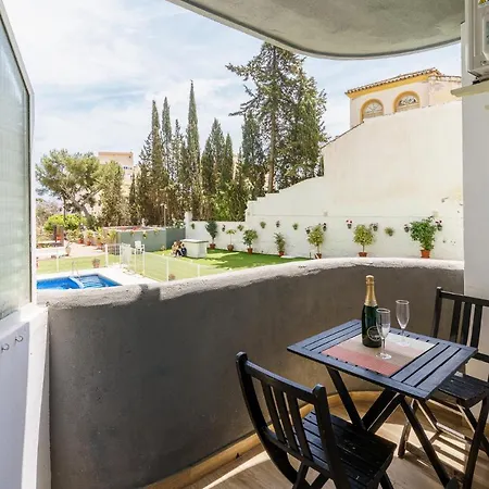 Malagasuite Comfort And Pool Апартаменти *