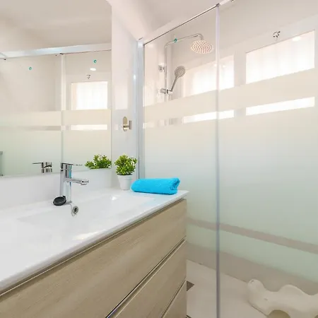 Malagasuite Comfort And Pool Apartment Torremolinos